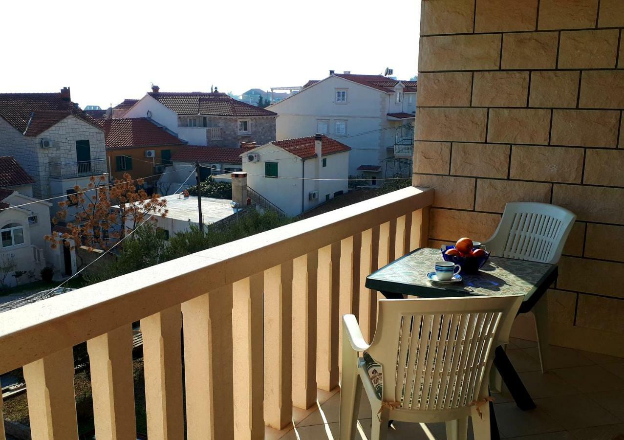 Apartments Dani Bol Esterno foto